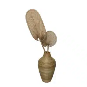 Vaas met palmbladeren