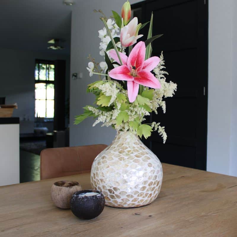 Vaas Lilly